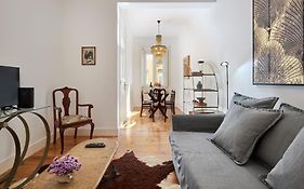 Charming Lisbon Central Apartment